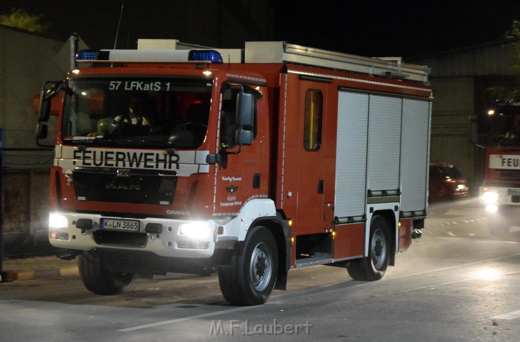Feuer 2 AVG Koeln Rath Heumar Wikingerstr P116.JPG - Miklos Laubert